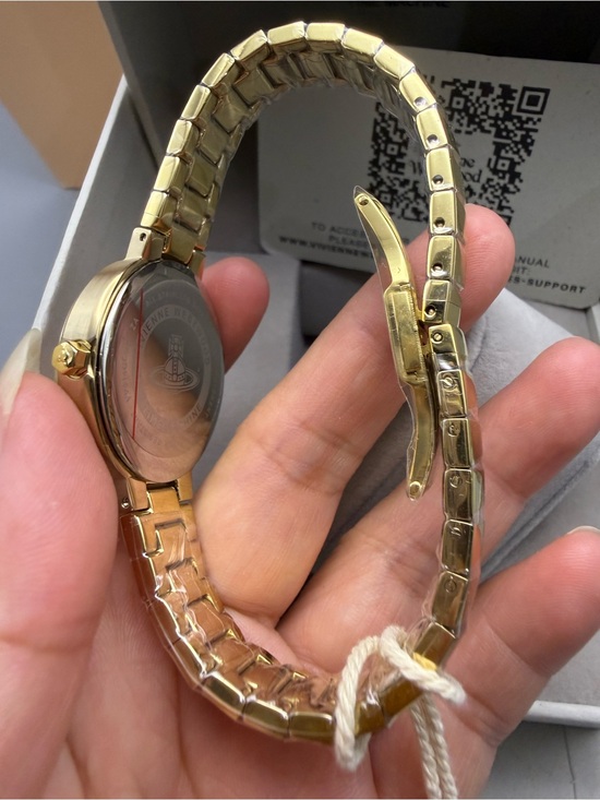 Vivienne Westwood Gold-Tone Oval Link Bracelet Watch main image 10